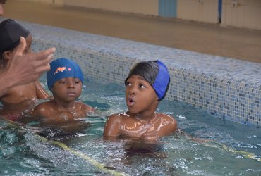 "LES CLASSES BLEUES" À LA PISCINE